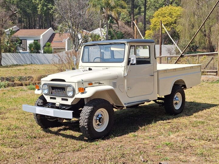 TOYOTA LANDCRUISER FJ 45
