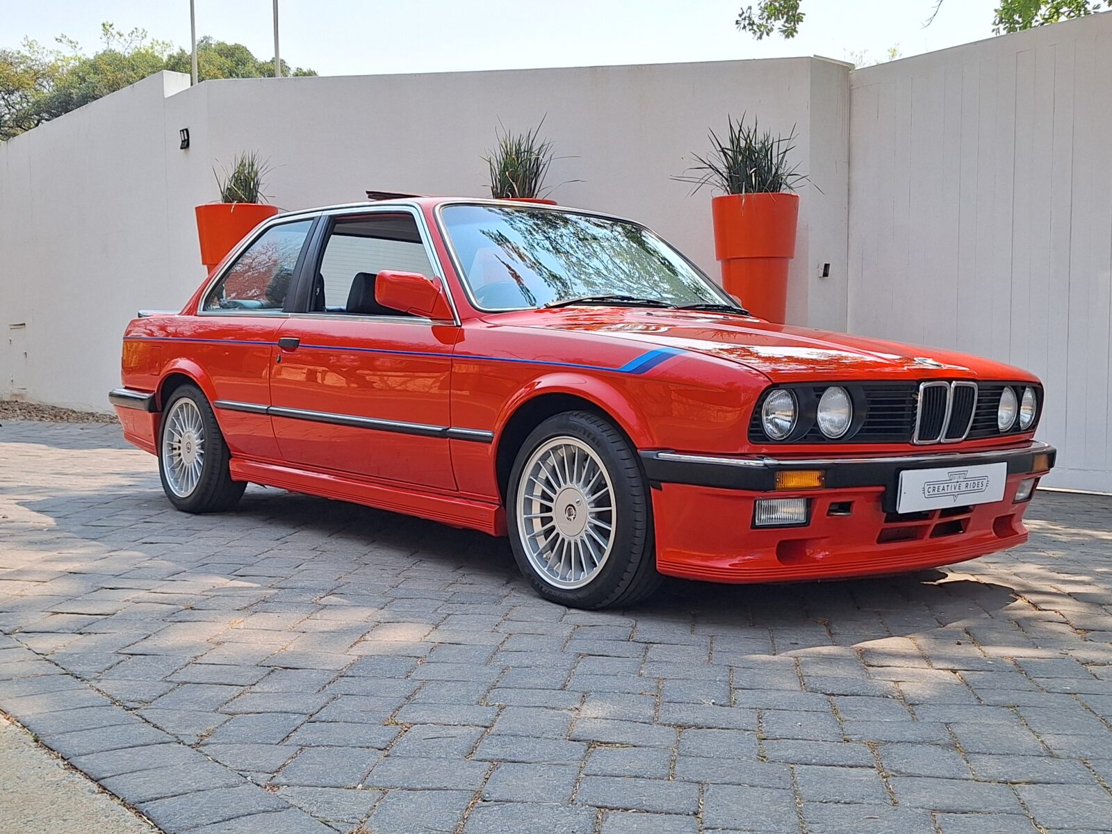 BMW 333i E30 – Creative Rides