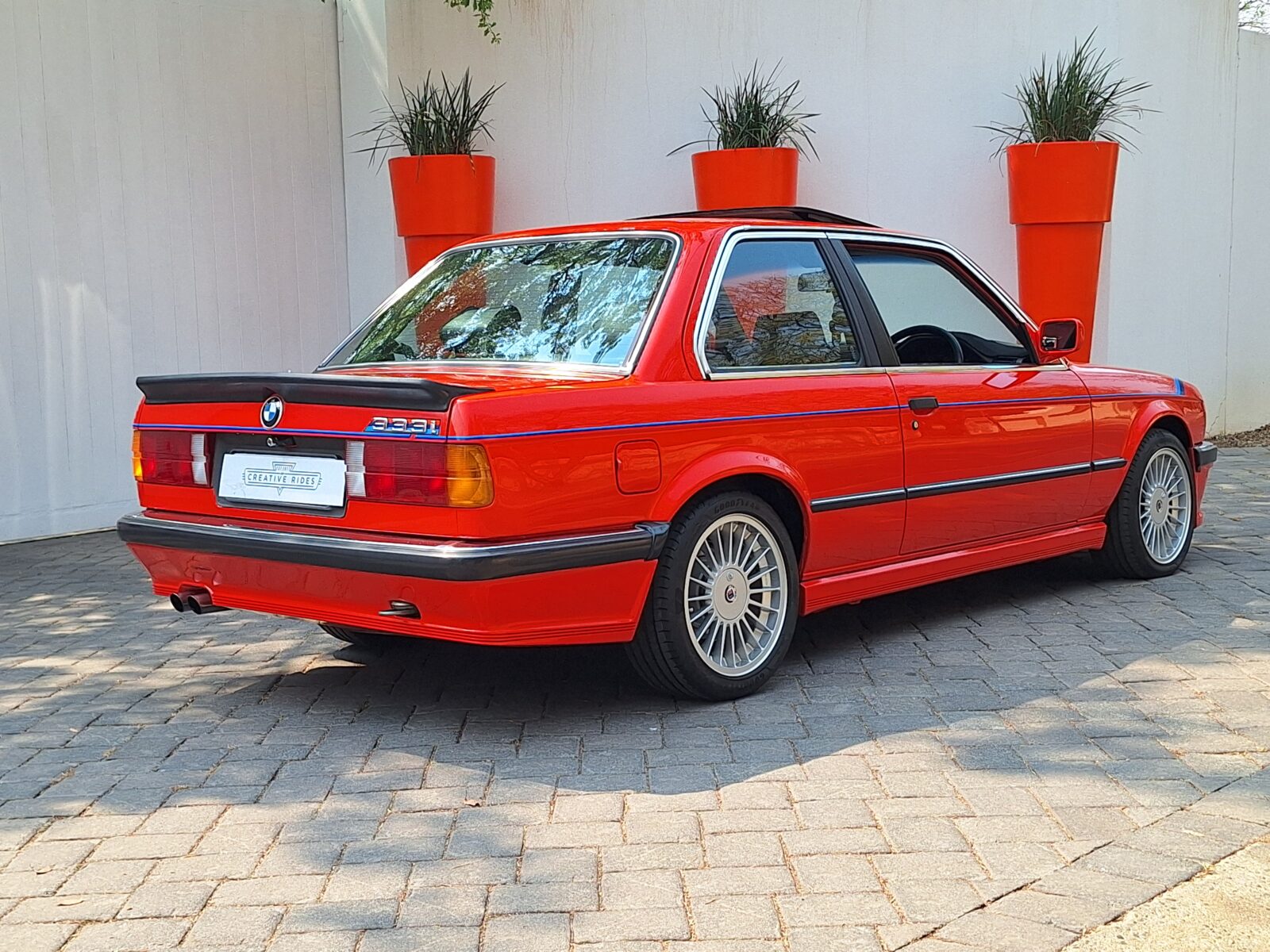 BMW 333i E30 – Creative Rides